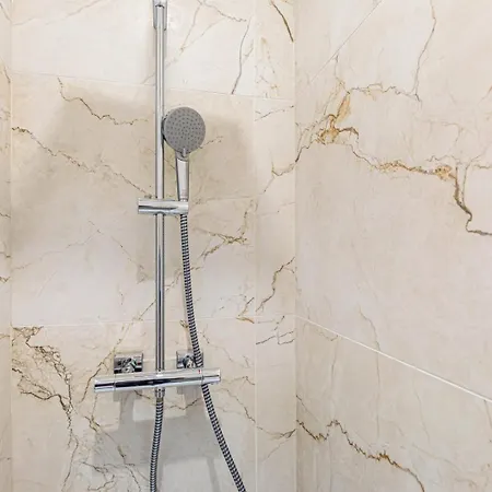 Guestready - Stylish Escape Near Attractions Apartment Paris